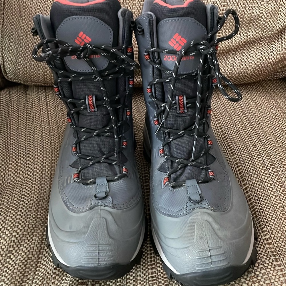 Like New! Columbia women’s Bubaboots III winter boots. 9.5M. - Picture 2 of 8